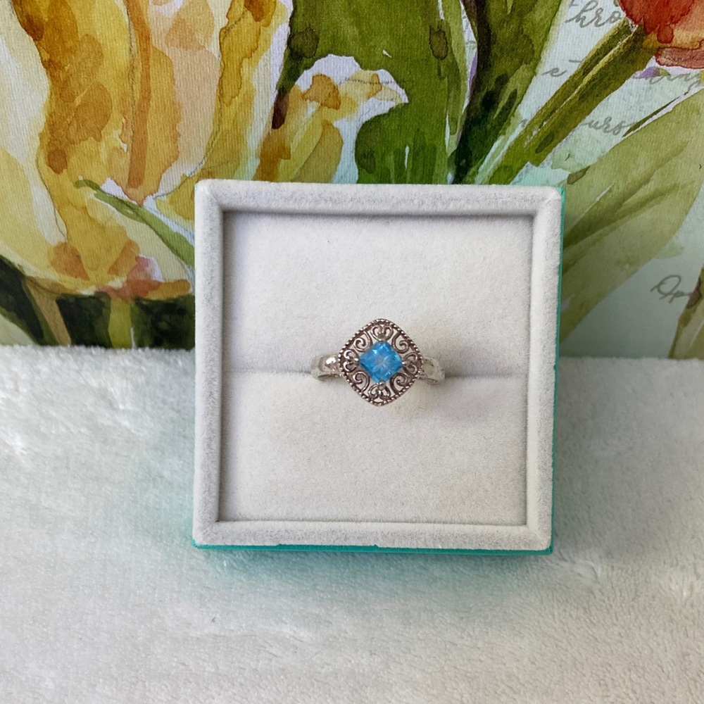 Fashion Jewelry Silver-Tone Ring with Bright Blue Square Stone